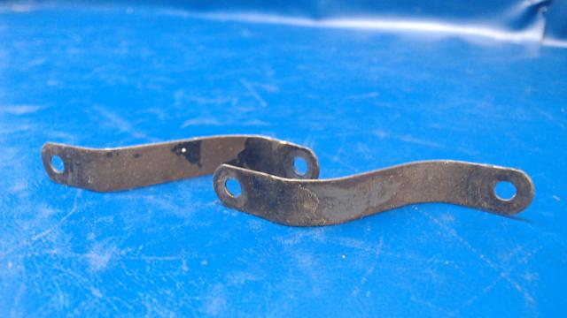 35-950132 Beechcraft - Link (set of 2) exhaust pipe