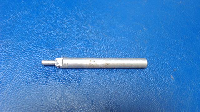 486 591 Piper - SHAFT- Round (RS-2) - Rudder trim