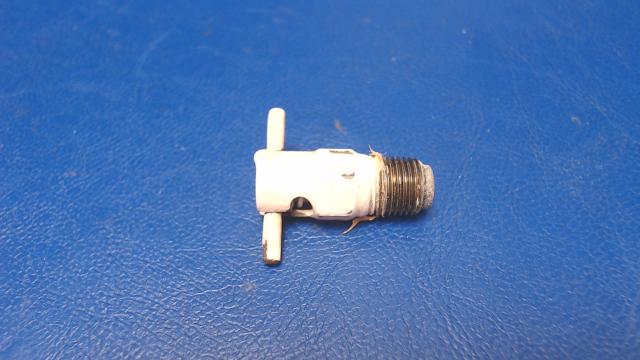 492 022 Piper - Drain- Fuel Tank - CCA1550 - Pet-Cock Type