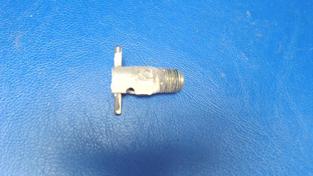 492 022 Piper - Drain- Fuel Tank - CCA1550 - Pet-Cock Type