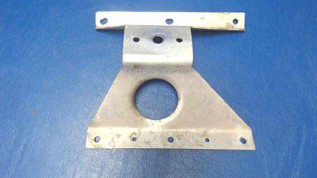 1222011-2 Cessna - BRACKET-AILERON SERVO RH WING