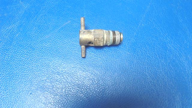 492 022 Piper - DRAIN - Fuel tank (CCA-1550) (Pet-Cock Type)
