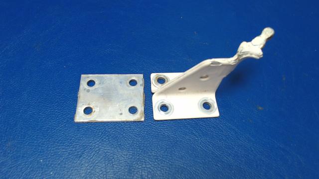 0523008-4 Cessna - STOP ASSEMBLY-DOOR CATCH RH