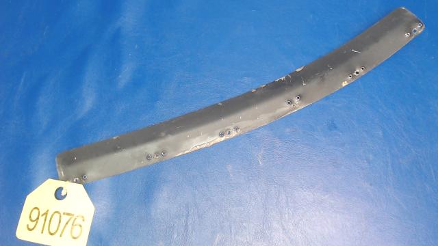 69220-19 Piper - Collar - Windshield Inside Right
