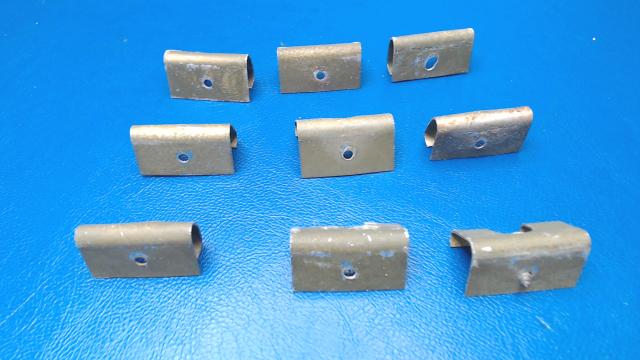 99943-00 Piper - RETAINER - Side panel Set of 9