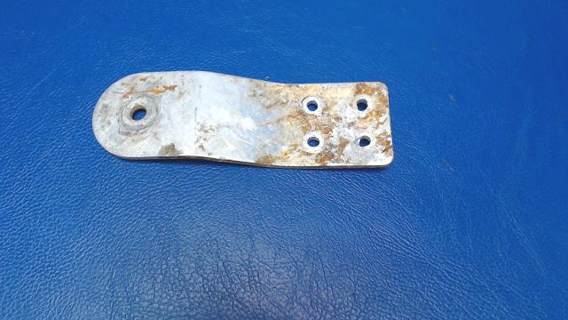 62576-00 Piper - BRACKET - Seat belt attachment