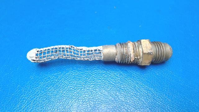 0422130 Cessna - Strainer - Fuel Tank (Finger)