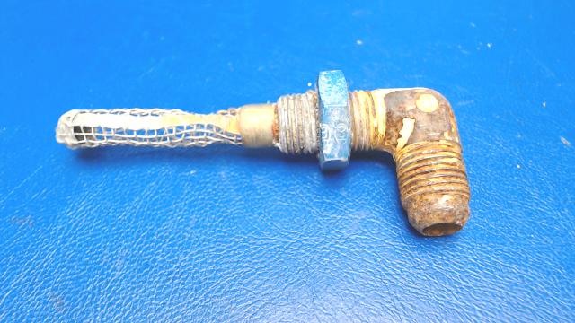 0416001-1 Cessna - Fuel strainer