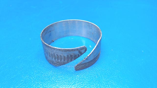 49989-09 Piper - STRAP - Tube clamp