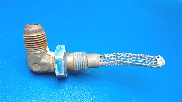 0416001-1 Cessna - Fuel strainer