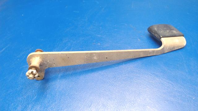 79515-13 Piper - HANDLE - Cabin door