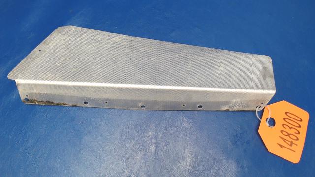 63117-00 Piper - PLATE - Scuff left