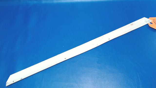 63071-05 Piper - RETAINER - Right top rear window