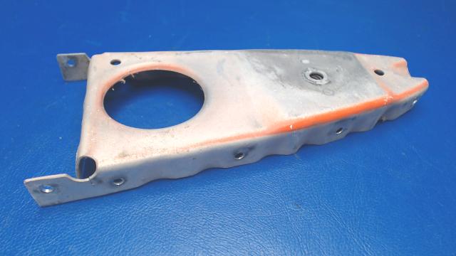 0432001-6 Cessna - RIB - LEADING EDGE RH (Two cracks in corner - See photos)