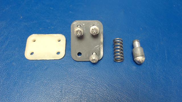 0710624-1 Cessna - Catch and Spring - RH cabin Door