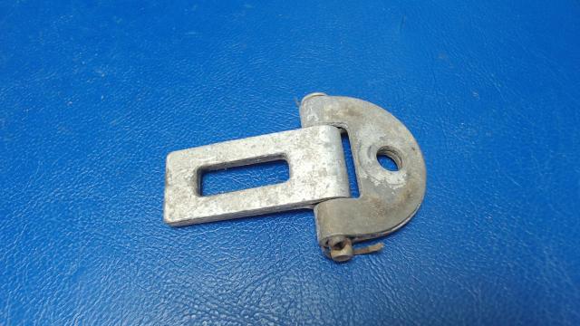 0711083-1 Cessna - Latch - Seat Belt