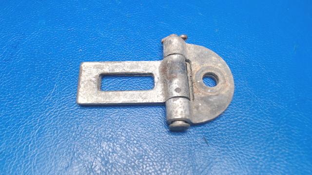 0711083-1 Cessna - Latch - Seat Belt