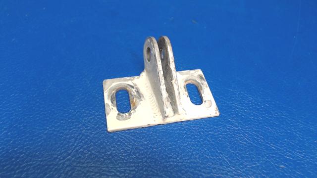 0711039-1 Cessna - LH HINGE- DOOR STOP