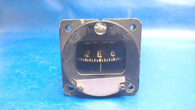 0713068-2 Cessna - COMPASS - MAGNETIC See photos