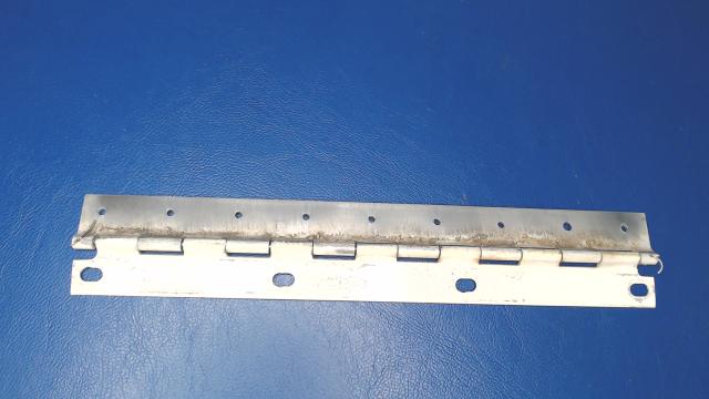 0523807 Cessna - HINGE- AILERON