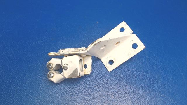 0523008-3 Cessna - Stop-Door Catch LH (See Details)