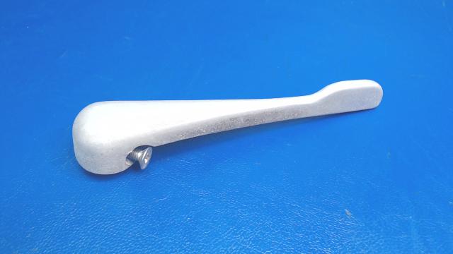 5111559-7 Cessna - HANDLE - DOOR