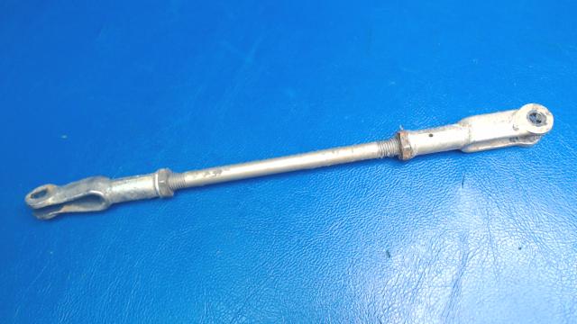 0811541-1 Cessna - Push Pull Rod-Cabin Door Latch