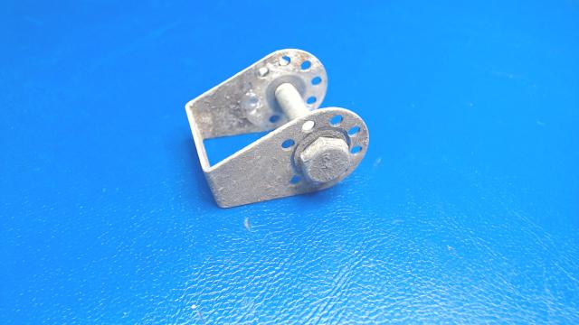 0411421-8 Cessna - CABLE GUARD- WING PULLEYS