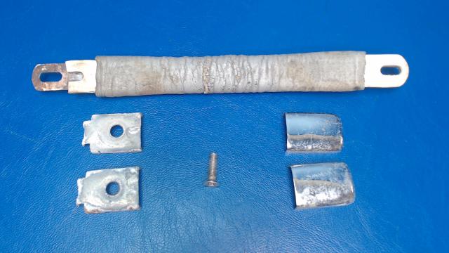 S1362-17 Cessna - HANDLE - ASSIST (See photos)