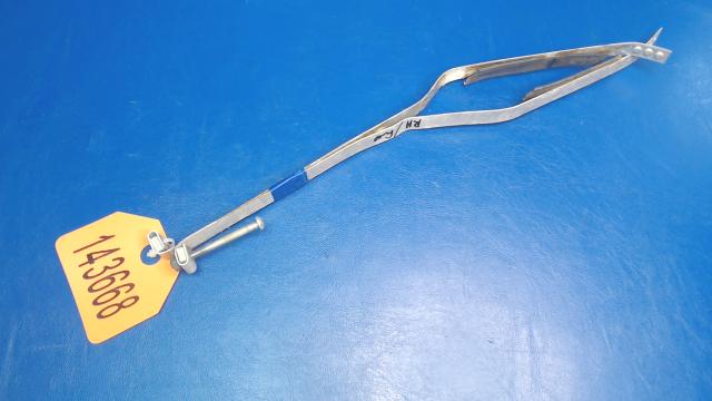 0426512 Cessna - STRAP-FUEL TANK INBOARD / OUTBOARD ( 2 straps)