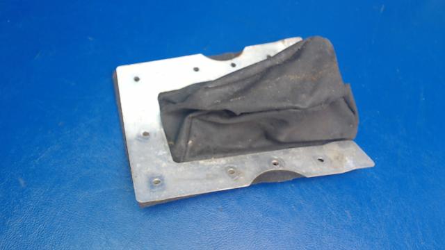 0822001-3 Cessna - HINGE COVER- MAIN GEAR DOOR