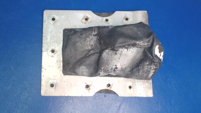 0822001-3 Cessna - HINGE COVER- MAIN GEAR DOOR