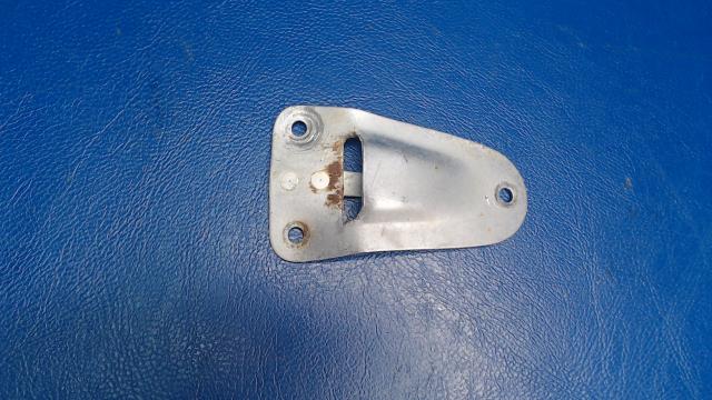0812339-1 Cessna - SOCKET - ARMREST