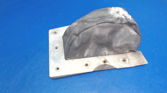 0822001-3 Cessna - HINGE COVER- MAIN GEAR DOOR
