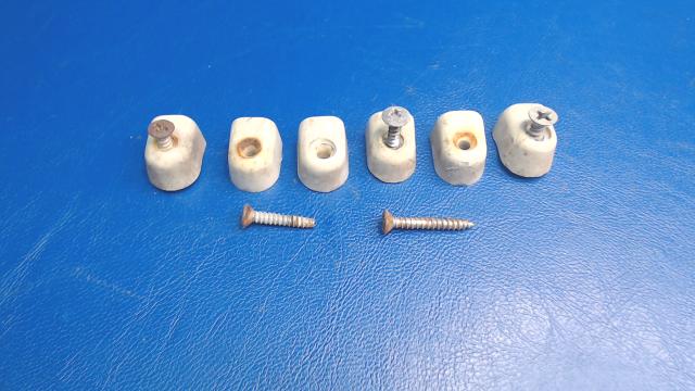 0811388-3 Cessna - END FITTING-TRACK (QTY 6)