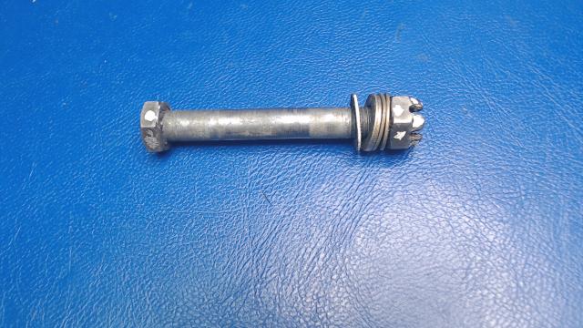 400 165 Piper - BOLT - (AN5-22) - Torque Link