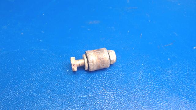 0523921 Cessna - ROLLER ASSEMBLY-FLAP ATTACHMENT (QTY 1)