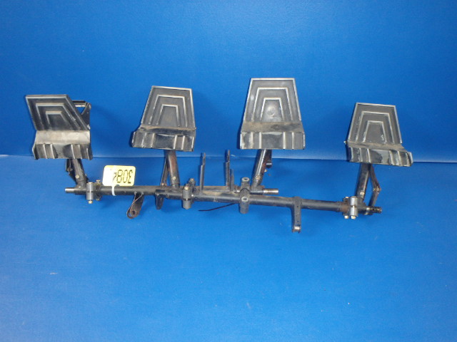 NPN Cessna - RUDDER &amp; BRAKE PEDAL ASSEMBLY