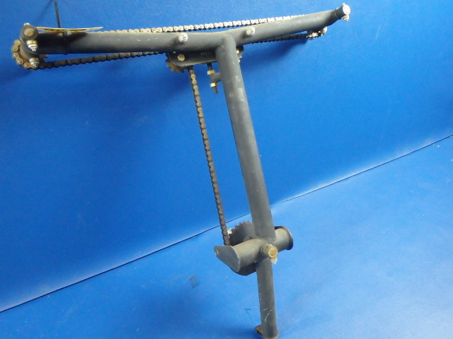 77826-02 Piper - CONTROL COLUMN (With chain)