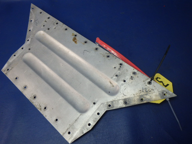 1210407-9 Cessna - FLOORBOARD-FORWARD CENTER