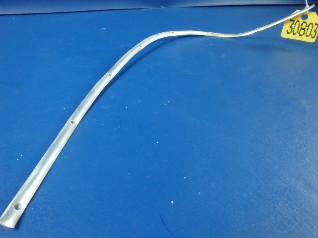 63142-13 Piper - TRIM STRIP - Door frame top rear