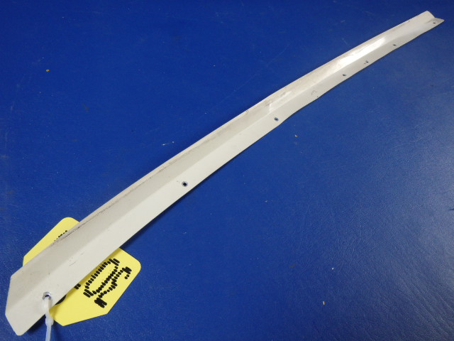 76143-00 Piper - RETAINER FRONT WINDOW TOP LEFT