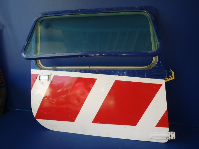 NPN Cessna - DOOR -CABIN RH WITH TINTED WINDOW