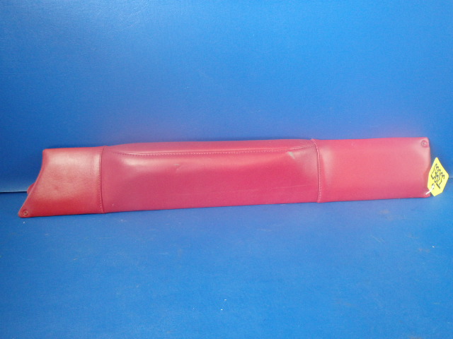 0811814-26 Cessna - ARMREST -WIRE TUNNEL DOOR