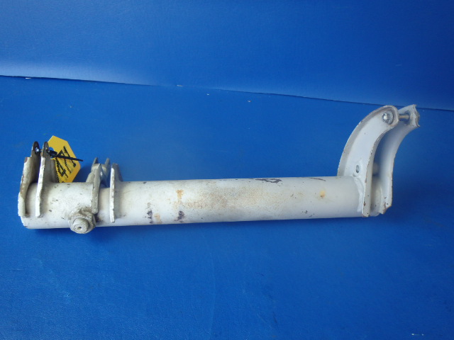 5045010-18 Cessna - TORQUE TUBE RH Total Time in Service 1835.6