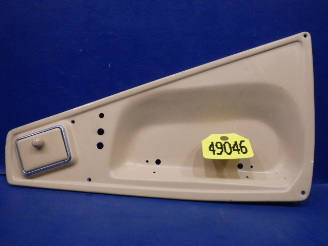 NPN Piper - RH Forward Armrest Pan W/ Ash Box