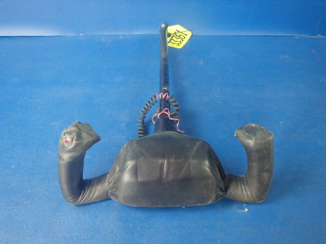 0513261-17 Cessna - CONTROL WHEEL YOKE