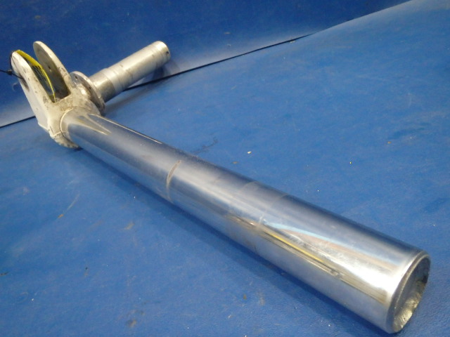 78738-04 Piper - STUB AXLE AND OLEO PISTON ASSEMBLY - Left ( PITTING SEE DETAILS)