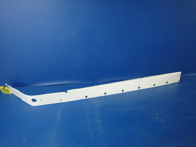 0520005-13 Cessna - WING FAIRING - -RH (small crack see details)
