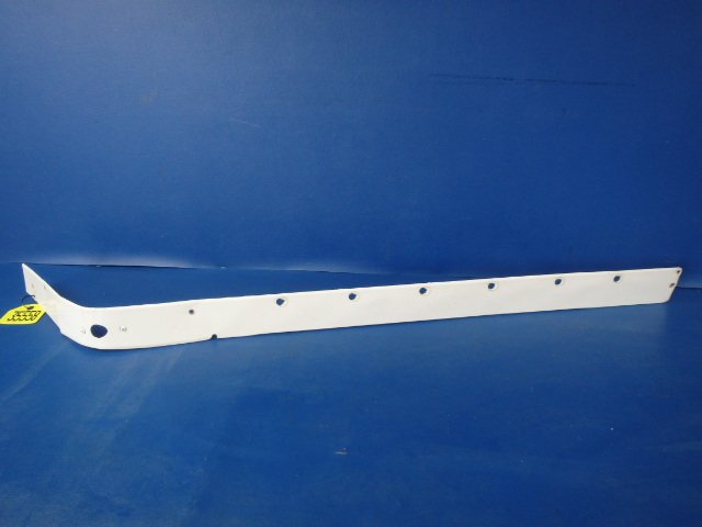 0520005-12 Cessna - FAIRING ASSY-WING LH (small crack see details)